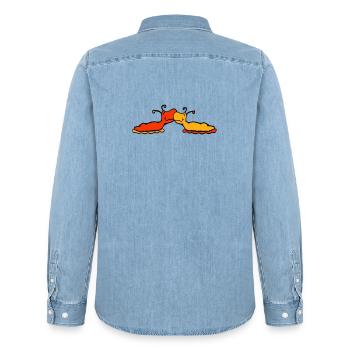2 escargots embrassent deux limaces, couple amoureux - Chemise en denim homme bio Stanley/Stella - bleu clair délavé - Dos - AI Model Male 185 light (185cm)