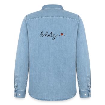 Schatz Schriftzug mit Herz Geschenk - Männer Jeanshemd Organic von Stanley/Stella - verwaschenes Hellblau - Hinten - AI Model Male 185 light (185cm)