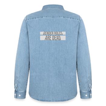 Gender Roles Are Dead Statement Freiheit Spruch - Männer Jeanshemd Organic von Stanley/Stella - verwaschenes Hellblau - Hinten - AI Model Male 185 light (185cm)