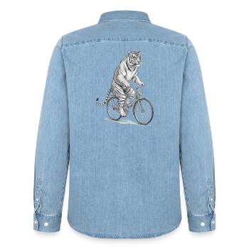 Tiger Rider auf Vintage-Fahrrad - Männer Jeanshemd Organic von Stanley/Stella - verwaschenes Hellblau - Hinten - AI Model Male 185 light (185cm)
