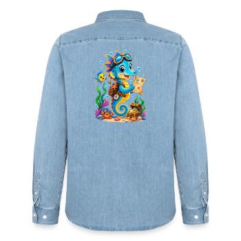 Abenteuer-Seepferdchen - Männer Jeanshemd Organic von Stanley/Stella - verwaschenes Hellblau - Hinten - AI Model Male 185 light (185cm)