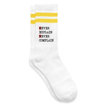 Never Explain – Never Complain, cooles Lebensmotto - Gestreifte Tennissocken - Weiß/Gelb - Rechts