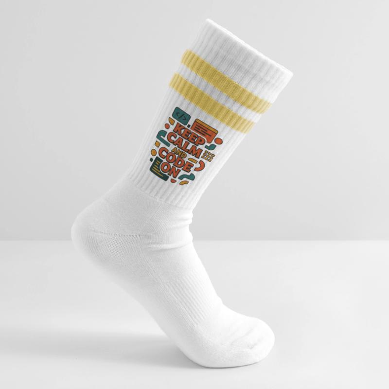 Keep Calm and Code On – Lustiges Coder Shirt Gestreifte Tennissocken