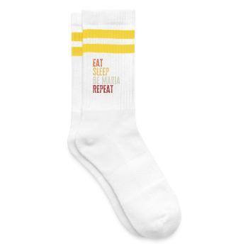 Eat Sleep Be Maria Repeat Retro Name - Gestreifte Tennissocken - Weiß/Gelb - Rechts