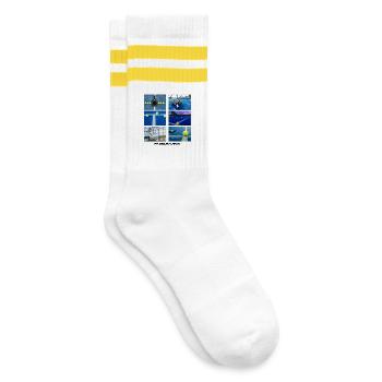Raie de tennis néon sur court bleu - Chaussettes de tennis - blanc/jaune - Droite