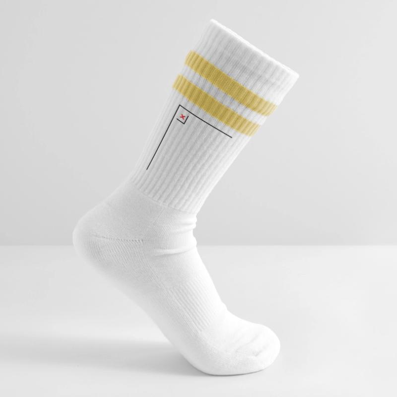 Missing Image – File Not Found Hochformat Gestreifte Tennissocken