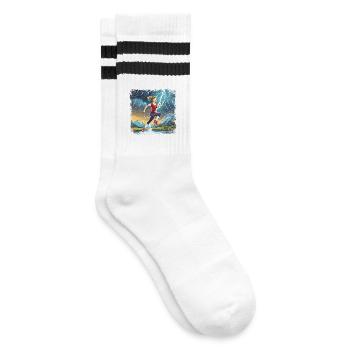 sportliche Frau die über die Pfütze springt - Gestreifte Tennissocken - Weiß/Schwarz - Rechts