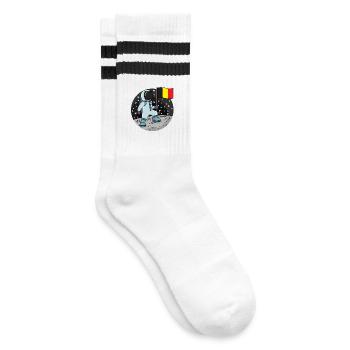 Astronaut mit belgischer Flagge im Weltraum - Gestreifte Tennissocken - Weiß/Schwarz - Rechts