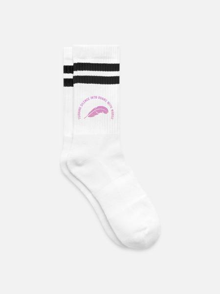 Wortfeder: Stille wird Weg - Gestreifte Tennissocken - Weiß/Schwarz