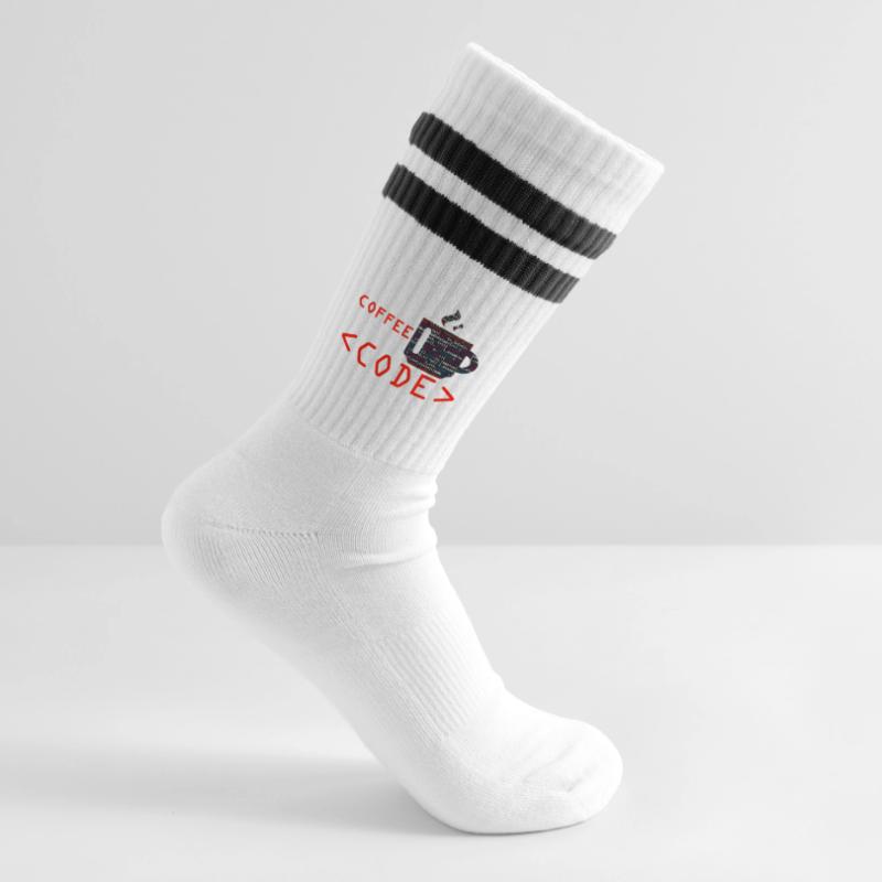 Les programmeurs génèrent du code à partir de café Chaussettes de tennis