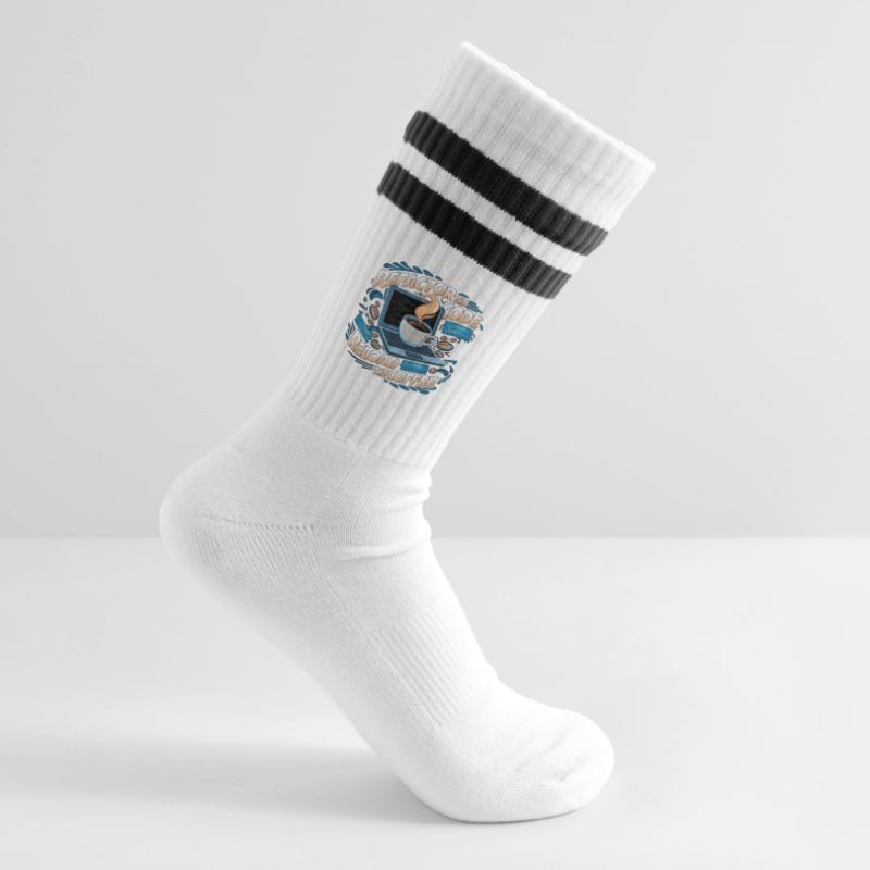 Les programmeurs génèrent du code à partir de café Chaussettes de tennis