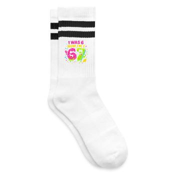 7. Geburtstag Kinder 67 Meme Humor Geschenkidee - Gestreifte Tennissocken - Weiß/Schwarz - Rechts
