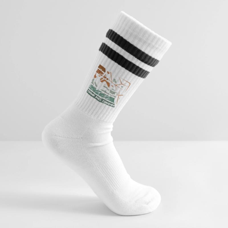 Bouldern – Crimp. Pull. Conquer. Gestreifte Tennissocken