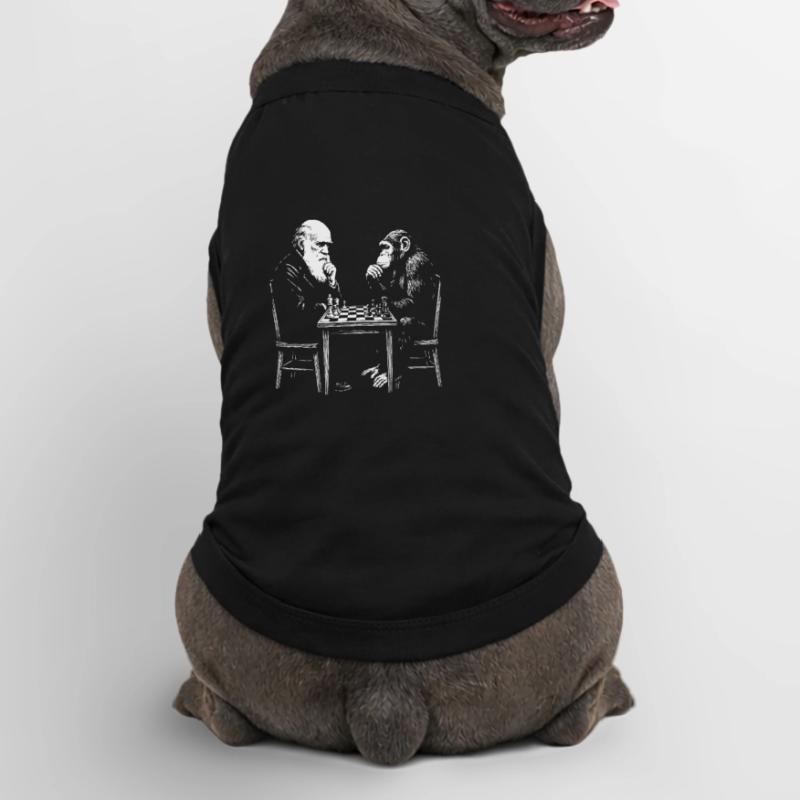 Darwin joue aux échecs avec un singe - Jeu d’évolution T-shirt bio premium pour chien