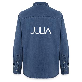 Julia Namendesign - moderne filigrane Typografie - Frauen Jeanshemd Organic von Stanley/Stella - verwaschenes Mittelblau  - Hinten - AI Model Female 172 light (172cm)