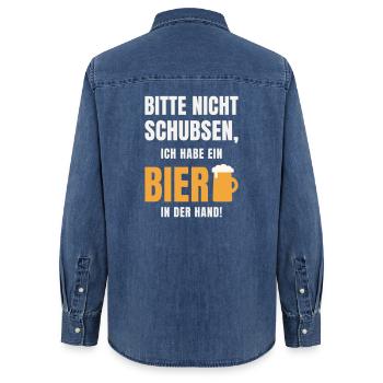 Bitte nicht schubsen ich habe ein Bier in der Hand - Frauen Jeanshemd Organic von Stanley/Stella - verwaschenes Mittelblau  - Hinten - AI Model Female 172 light (172cm)