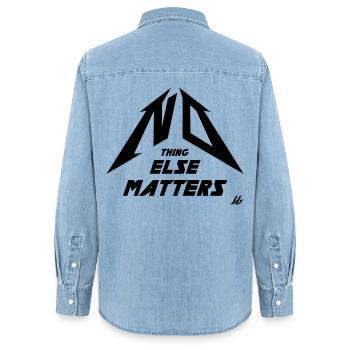 NO THING ELSE MATTERS - Chemise en denim femme bio Stanley/Stella - bleu clair délavé - Dos - AI Model Female 172 light (172cm)