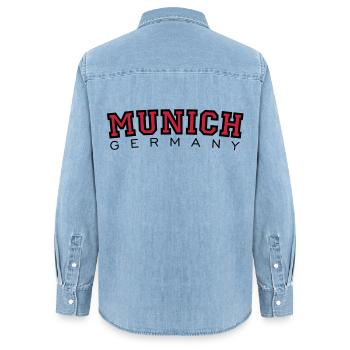 München Munich Germany (Schwarz/Rot) - Frauen Jeanshemd Organic von Stanley/Stella - verwaschenes Hellblau - Hinten - AI Model Female 172 light (172cm)