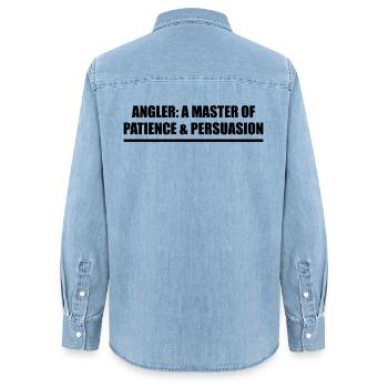 Pêcheur : Maître de la patience et de la persuasion - Chemise en denim femme bio Stanley/Stella - bleu clair délavé - Dos - AI Model Female 172 light (172cm)