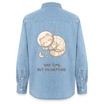 Nickerchen Neptun | Süße Space Katze - Frauen Jeanshemd Organic von Stanley/Stella - verwaschenes Hellblau - Hinten - AI Model Female 172 light (172cm)