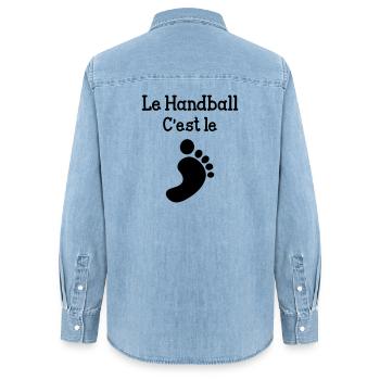 Le handball c'est le pied ! - Chemise en denim femme bio Stanley/Stella - bleu clair délavé - Dos - AI Model Female 172 light (172cm)