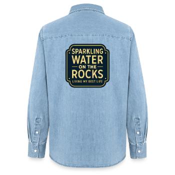 Sparklendes Wasser auf Felsen Neon - Frauen Jeanshemd Organic von Stanley/Stella - verwaschenes Hellblau - Hinten - AI Model Female 172 light (172cm)