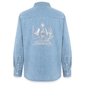 John Tyler beim BBQ-Grillen - Frauen Jeanshemd Organic von Stanley/Stella - verwaschenes Hellblau - Hinten - AI Model Female 172 light (172cm)