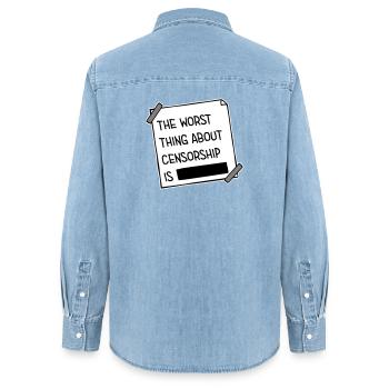 Le pire dans la censure, c’est l’ironie amusante - Chemise en denim femme bio Stanley/Stella - bleu clair délavé - Dos - AI Model Female 172 light (172cm)