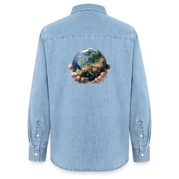 La Terre entre les mains : Responsabilité mondiale - Chemise en denim femme bio Stanley/Stella - bleu clair délavé - Dos - AI Model Female 172 light (172cm)