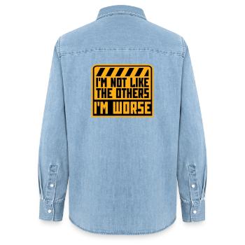 Je ne suis pas comme les autres, je suis pire, sarcasme drôle - Chemise en denim femme bio Stanley/Stella - bleu clair délavé - Dos - AI Model Female 172 light (172cm)