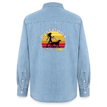 Diva Catwalk - Regardez-nous briller rétro - Chemise en denim femme bio Stanley/Stella - bleu clair délavé - Dos - AI Model Female 172 light (172cm)