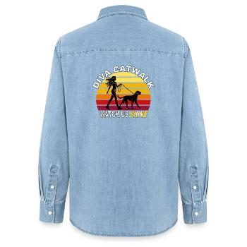 Diva Catwalk - Regardez-nous briller rétro - Chemise en denim femme bio Stanley/Stella - bleu clair délavé - Dos - AI Model Female 172 light (172cm)