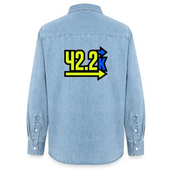 Fier arrivant au marathon 42,2 km - Chemise en denim femme bio Stanley/Stella - bleu clair délavé - Dos - AI Model Female 172 light (172cm)