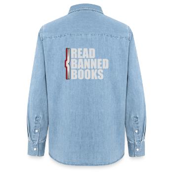 Lire des livres interdits Verbotene Bücher Lesen Freiheit - Chemise en denim femme bio Stanley/Stella - bleu clair délavé - Dos - AI Model Female 172 light (172cm)
