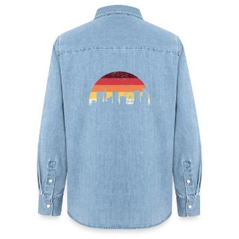 Skyline du coucher de soleil avec grande roue - Chemise en denim femme bio Stanley/Stella - bleu clair délavé - Dos - AI Model Female 172 light (172cm)