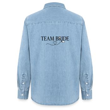 Team Bride Heart Design – Tenue de l’équipe de la mariée pour enterrement de vie de garçon - Chemise en denim femme bio Stanley/Stella - bleu clair délavé - Dos - AI Model Female 172 light (172cm)