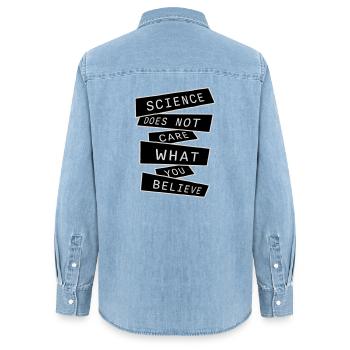 La science se moque de ce que vous croyez Logo des faits - Chemise en denim femme bio Stanley/Stella - bleu clair délavé - Dos - AI Model Female 172 light (172cm)