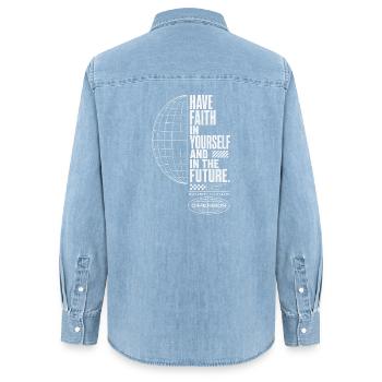 Foi en soi et avenir globe - Chemise en denim femme bio Stanley/Stella - bleu clair délavé - Dos - AI Model Female 172 light (172cm)