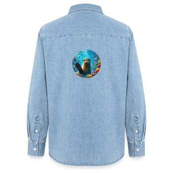 Robe ondulant sous l’eau avec des lunettes de plongée - Chemise en denim femme bio Stanley/Stella - bleu clair délavé - Dos - AI Model Female 172 light (172cm)