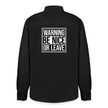 Be Nice Or Leave Lustig Statement Haltung Spruch - Relaxed Fit Unisex Organic Hemd von Stanley/Stella - washed Black - Hinten - AI Model Male 178 light (178cm)