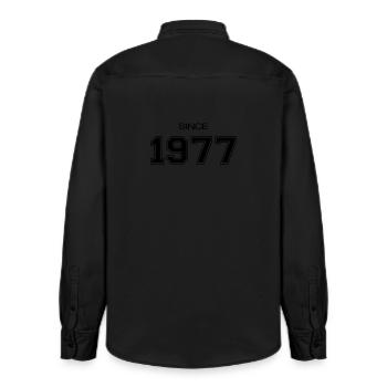 1977 Geburtstagsgeschenk - Relaxed Fit Unisex Organic Hemd von Stanley/Stella - washed Black - Hinten - AI Model Male 178 light (178cm)