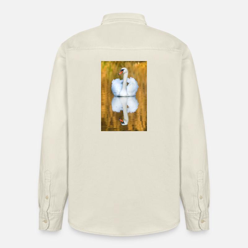 Schwanensee, Schwan im See mit Spiegelbild - Relaxed Fit Unisex Organic Hemd von Stanley/Stella - Natur