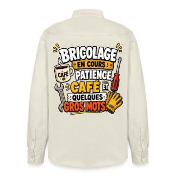 Bricolage en cours Café et Gros Mots - Chemise unisexe coupe décontractée bio Stanley/Stella - écru doux - Dos - AI Model Male 178 light (178cm)