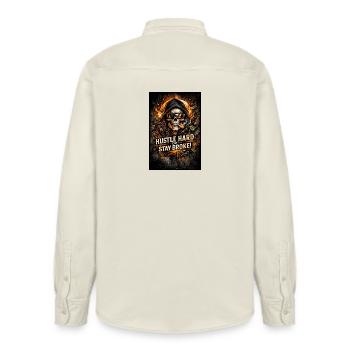 Hustle Hard oder Stay Broke - Relaxed Fit Unisex Organic Hemd von Stanley/Stella - Natur - Hinten - AI Model Male 178 light (178cm)