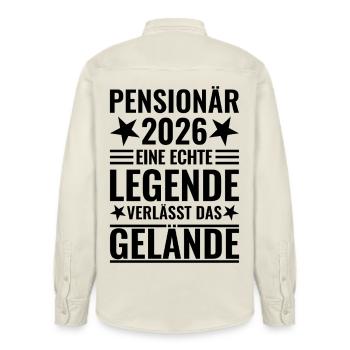 Retraité 2026 - Une légende quitte le site - Chemise unisexe coupe décontractée bio Stanley/Stella - écru doux - Dos - AI Model Male 178 light (178cm)