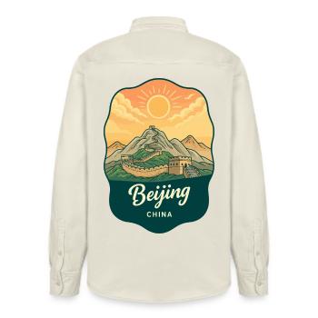 Pekinger Große Mauer Retro-Sonnenuntergangs-Reiseabzeichen - Relaxed Fit Unisex Organic Hemd von Stanley/Stella - Natur - Hinten - AI Model Male 178 light (178cm)
