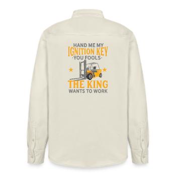 Hand Me My Ignition Key Forklift Operator King Art - Relaxed Fit Unisex Organic Hemd von Stanley/Stella - Natur - Hinten - AI Model Male 178 light (178cm)