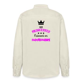 Princesse née Novembre Beau Cadeau Anniversaire - Chemise unisexe coupe décontractée bio Stanley/Stella - écru doux - Dos - AI Model Male 178 light (178cm)