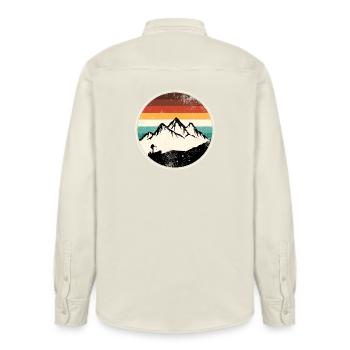 Retro Peak Trail Circle - Relaxed Fit Unisex Organic Hemd von Stanley/Stella - Natur - Hinten - AI Model Male 178 light (178cm)