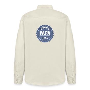 Papa 2026 Beförderung - Relaxed Fit Unisex Organic Hemd von Stanley/Stella - Natur - Hinten - AI Model Male 178 light (178cm)